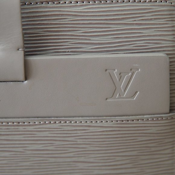 Authentic Rare LV Lilac Epi Croisette GM Tote Bag - Picture 2 of 10